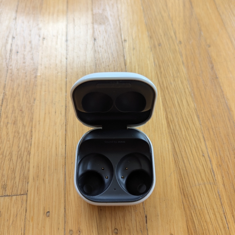 100% Original Samsung Galaxy Buds2 Charging Case